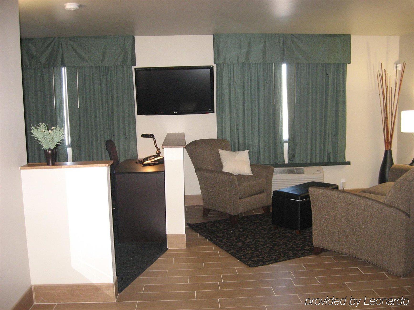 Baymont By Wyndham Glenwood Hotel Room photo